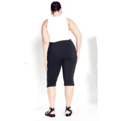 Women's Plus Size Gracie Eyelet Capri - Black | AVENUE